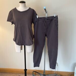 Frank & Eileen Gray T-Shirt with Matching Gray Sweatpants Size Medium